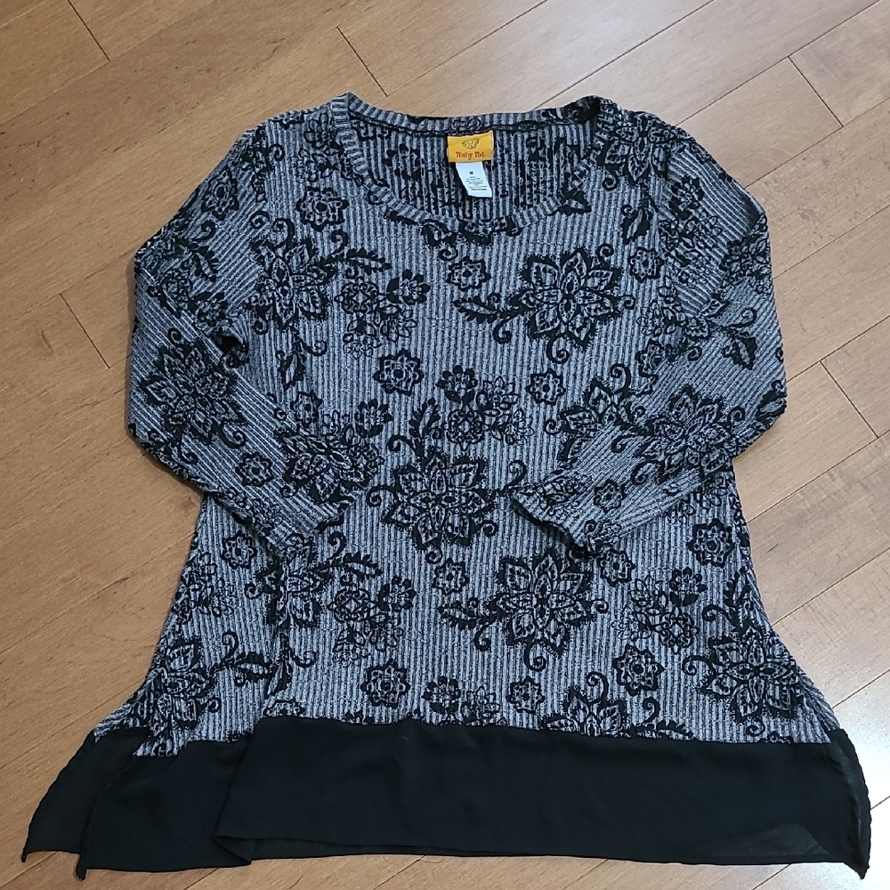 Floral Patterned Long Sleeve Top
